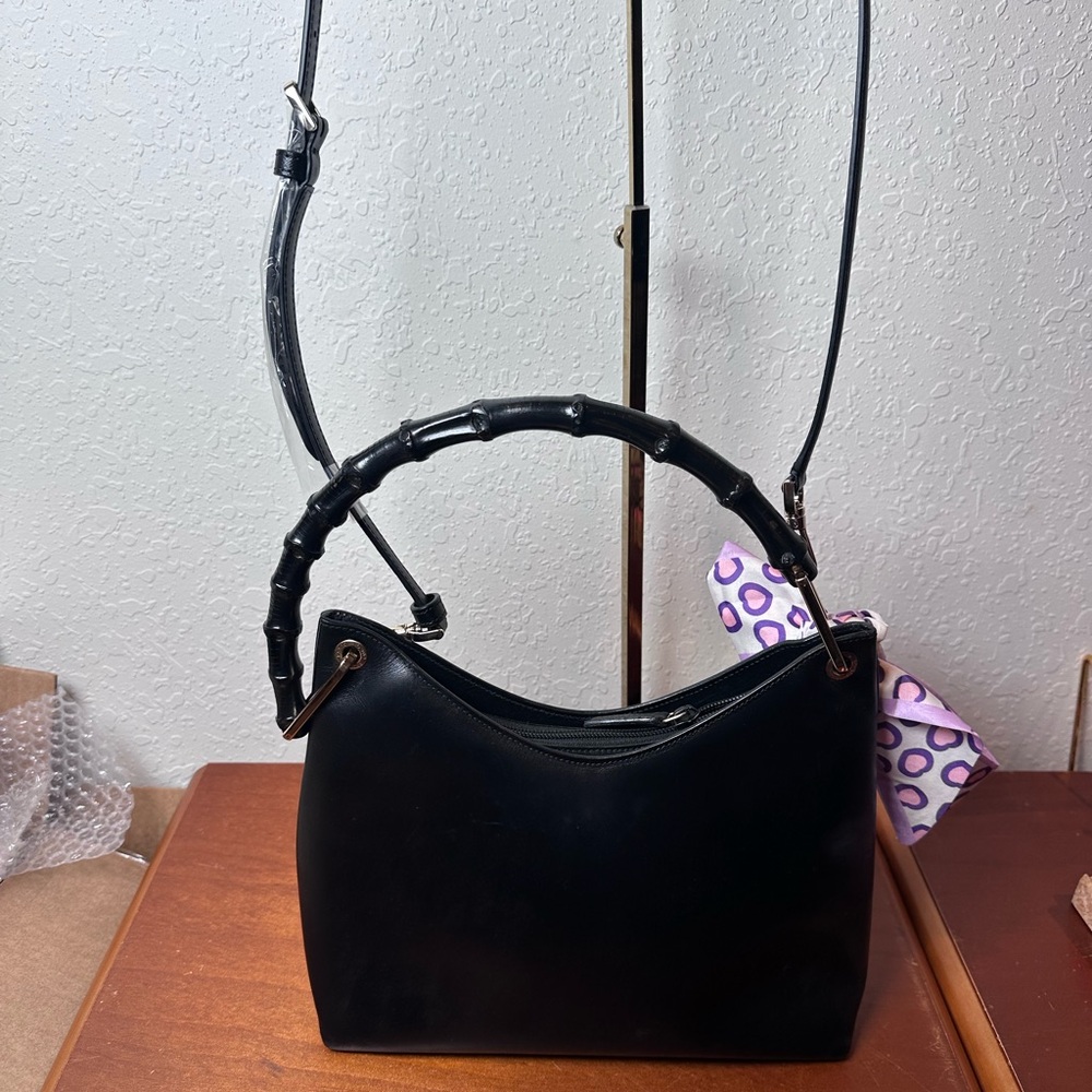 GUCCI Vintage Hand Bag 2 way Bamboo
Black Leather Authentic - Picture 16 of 16